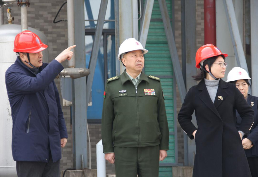 常州市委常委、常州军分区大校司令员廖鹏一行来常州制药厂调研公司党管武装相关工作